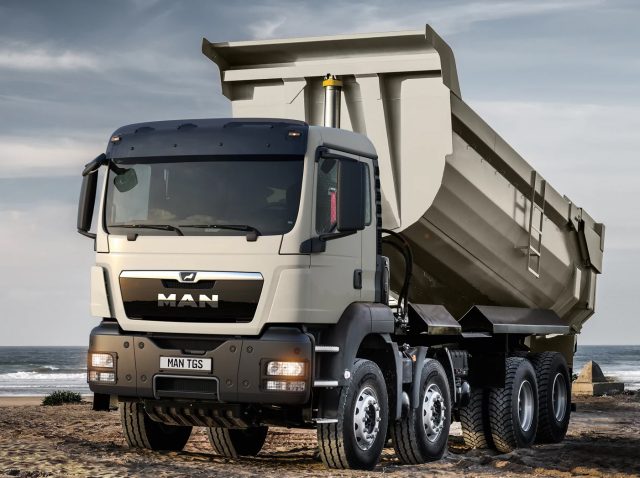 Dump Truck Tip-Over Prevention & Safety Guide 2025